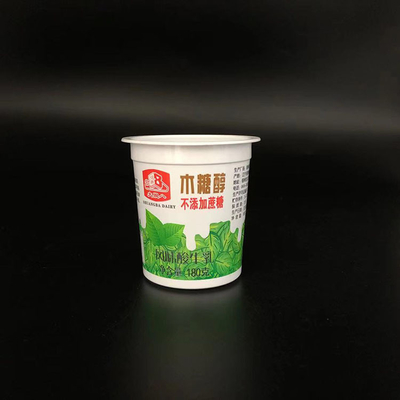 Copo plástico personalizado 180ml plástico da bebida de leite do iogurte dos copos do produto comestível com a tampa da folha de alumínio
